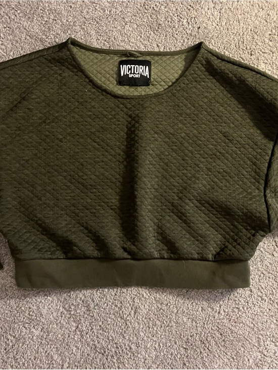 Victoria's Secret Tops - Victoria's Secret Olive Quilted Crop Sweatshirt